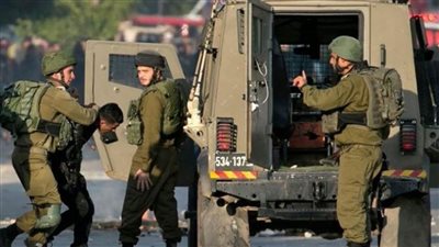  عاجل..الاحتلال الإسرائيلي يعتقل 52 فلسطينيًا من الضفة الغربية