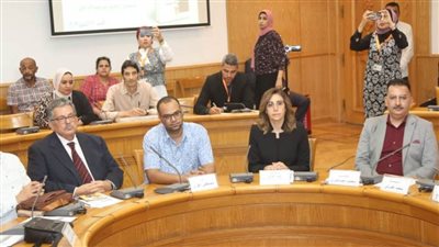 وزيرة الثقافة تشهد ندوة 