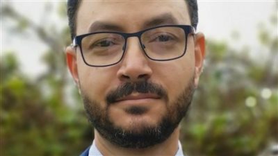 عالم من جامعة سوهاج يترأس فريقًا طبيًا عالميًا لتحليل طرق وكيفية علاج السلس البولي