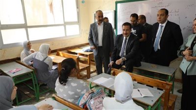 محافظ المنوفية يفتتح إدارة أشمون التعليمية ويتفقد مركز طب الأسرة 