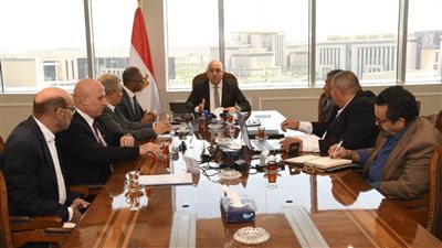 الجزار يتابع موقف تكثيف العمالة والمعدات.. والبرنامج الزمني المضغوط للانتهاء من تنفيذ مشروع تطوير الصرف الصحي