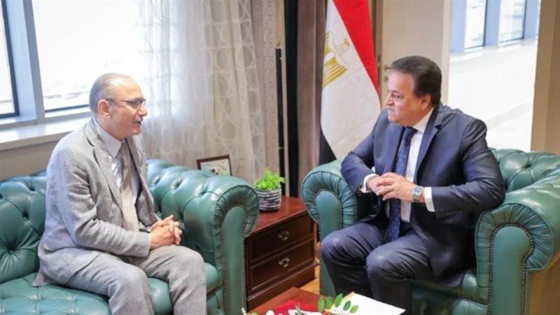 وزير الصحة والسفير