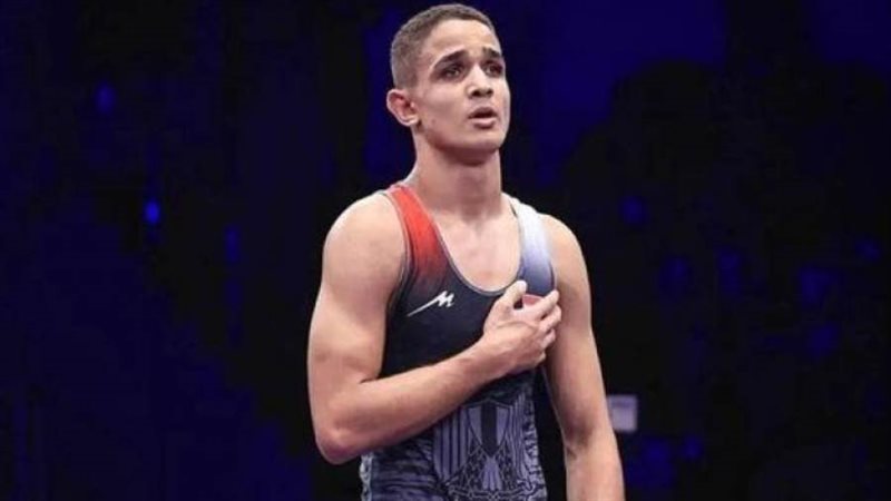 مصطفى حسين يكتسح