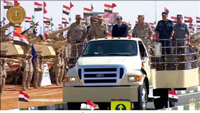 عاجل.. الرئيس السيسي يتفقد اصطفاف تفتيش حرب الفرقة الرابعة المدرعة بالجيش الميداني الثالث