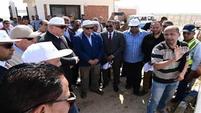 محافظ قنا يفتتح مشروع الصرف الصحي بقريتي الأشراف البحرية والمخادمة