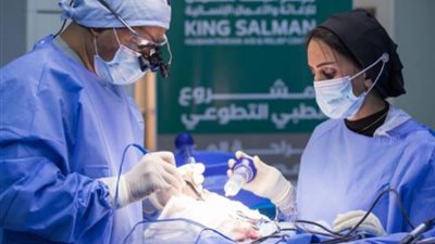 مركز الملك سلمان للإغاثة يواصل تقديم خدماته الطبية بعدد من المحافظات اليمنية