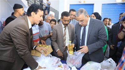 محافظ سوهاج يتابع تطبيق مبادرة خفض أسعار السلع الأساسية 