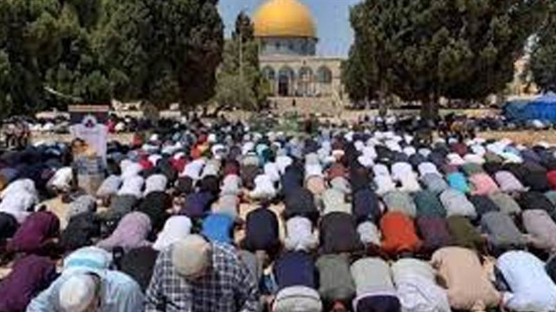 صلاة الجمعة في المسجد