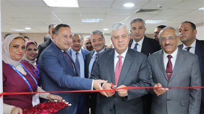 وزير التعليم العالي يفتتح عدة مشروعات طبية بالمستشفيات الجامعية بجامعة الإسكندرية