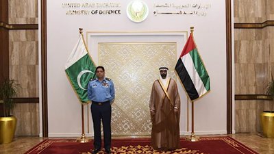  رئيس أركان القوات الجوية الباكستانية يلتقي مسؤولاً إماراتياً