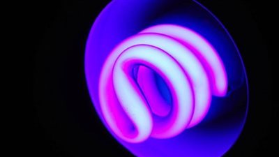 دراسة: ضوء الأشعة فوق البنفسجية يعزز سرعة إعادة تدوير الحفاضات بمقدار 200 مرة