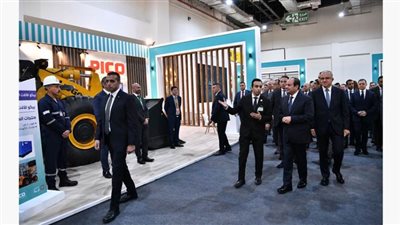 الرئيس السيسي يفتتح ويتفقد المعرض الدولي السنوي للصناعة