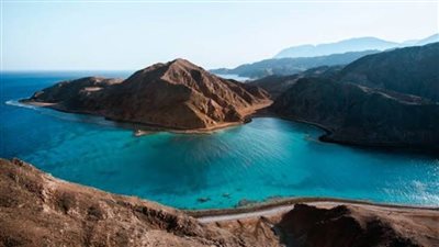 خليج فيورد باي معجزة ربانية تعانق السماء.. المياه الفيروزية في طابا