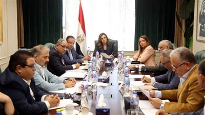 وزيرة الثقافة: قيادات الوزارة يناقشون الخطة الاستثمارية خلال الفترة المُقبلة