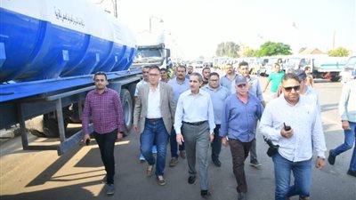محافظ الغربية يتفقد اصطفاف معدات شركة مياه الشرب والصرف الصحي للتأكد من جاهزيتها