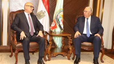  وزير الزراعة يبحث مع نظيره التونسي تعزيز التعاون بين البلدين
