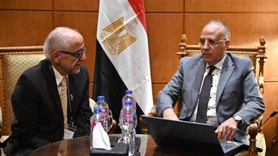 وزير الري يؤكد أهمية تعزيز البحث العلمي وتبادل المعرفة في مجال 