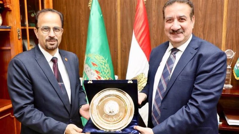 أبوليمون يكرم وكيل