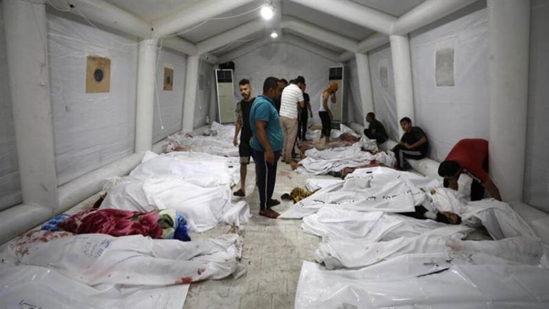 عائلات فلسطينية تلبس