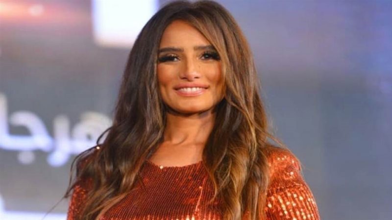 الفنانة زينة