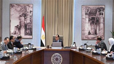 رئيس الوزراء يتابع إجراءات تنفيذ برنامج رد الأعباء التصديرية