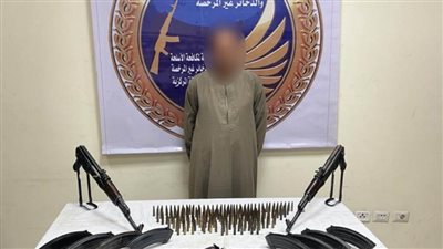 أجهزة الأمن تضبط 5 من مروجي الأسلحة النارية والذخيرة خلال حملات أمنية