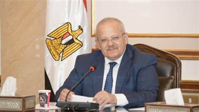 مجلس جامعة القاهرة يقف دقيقة حدادًا على أرواح شهداء غزة في مستهل اجتماعه بمدينة 6 أكتوبر