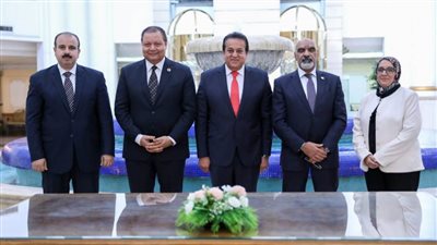 وزير الصحة يشهد توقيع بروتوكولات تعاون مع هيئة الاعتماد والرقابة الصحية