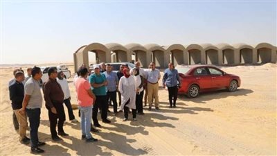 محافظ الوادي الجديد يتابع التشطيبات النهائية لافتتاح نادي الهجن والفروسية بالخارجة 