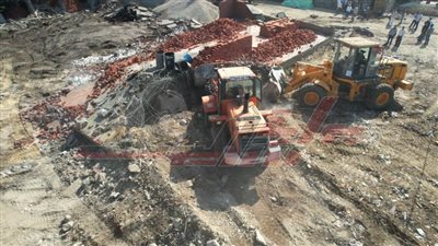 إزالة 11 حالة بمساحة 9 قراريط منها 5 والتحفظ على 8 معدات بناء بكفر الشيخ
