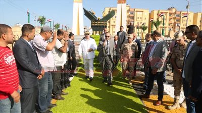 وضع إكليل الزهور على النصب التذكاري لشهداء معركة البرلس البحرية بكفر الشيخ