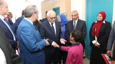 وزير التعليم ومحافظ الإسماعيلية يتفقدان عددًا من المدارس لمتابعة انتظام الدراسة