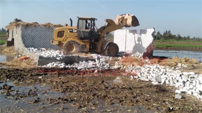  تنفيذ 4 قرارات إزالة تعديات على الأراضي الزراعية بكفر الشيخ