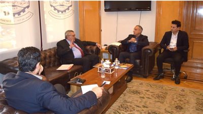 سفير أرمينيا يزور غرفة القاهرة.. ويدعو للمشاركة في منتدى الأعمال المشترك فبراير القادم