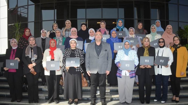 المحافظ مع القيادات