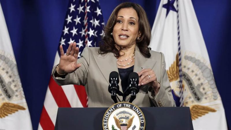 كاملا هاريس نائبة