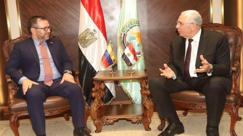 القصير مع وزير خارجية