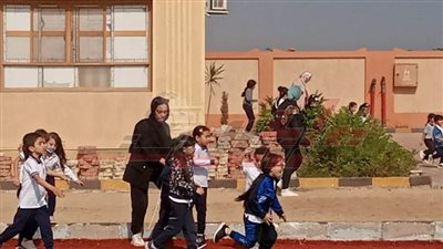 محافظ كفر الشيخ يشيد بتنفيذ خطة إخلاء بالمدرسة الدولية الحكومية للغات