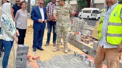 محافظ الإسكندرية يتفقد أعمال رصف شارع فوزي معاذ