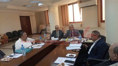 عقد مؤتمرات بالإدارات التعليمية لمناقشة القضايا التعليمية