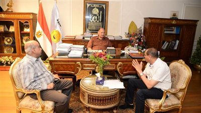 محافظ أسيوط يلتقي مسؤولي جهاز تنمية المشروعات