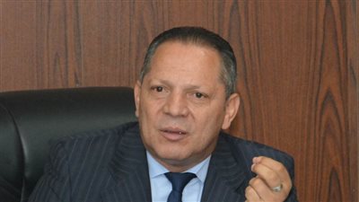 رئيس جامعة دمياط يتابع فعاليات مبادرة (100 يوم صحة) المقامة بحرم الجامعة