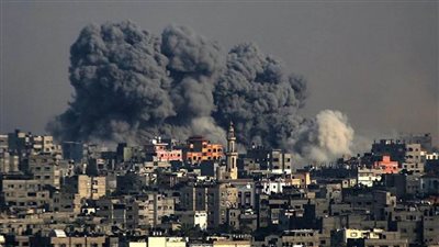 سقوط قذيفة إسرائيلية على باحة مستشفى 