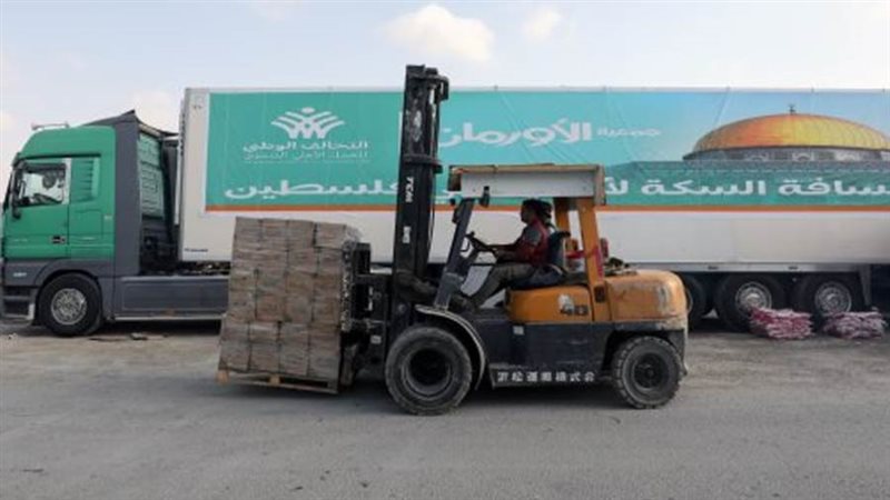 شاحنات المساعدات