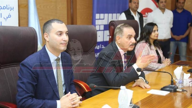 محافظ كفرالشيخ ونائبة