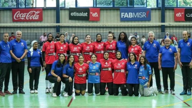 سيدات الطائرة