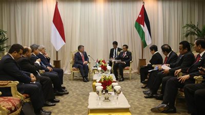 العاهل الأردني يلتقي الرئيس الإندونيسي