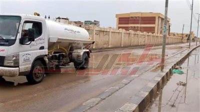 محافظ كفر الشيخ يتابع جهود الوحدات المحلية فى رفع مياه ومخلفات الأمطار