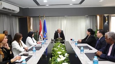 محافظ أسوان يستقبل رئيس اللجنة الرباعية لتسعير أراضي الدولة.. ويستعرض دعم القطاع السياحي