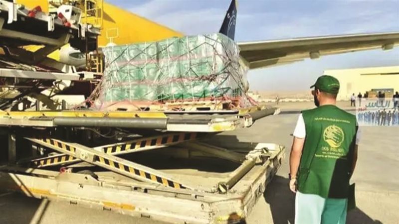 وصول الطائرة الإغاثية